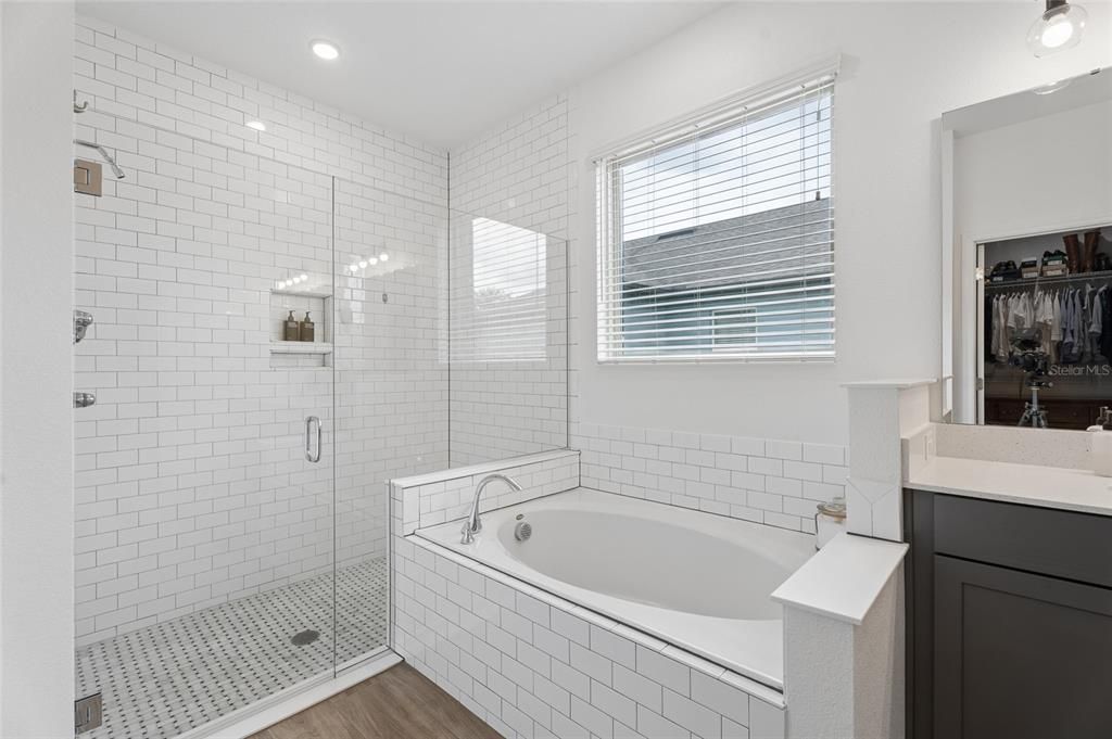 En Venta: $455,000 (4 camas, 3 baños, 2190 Pies cuadrados)