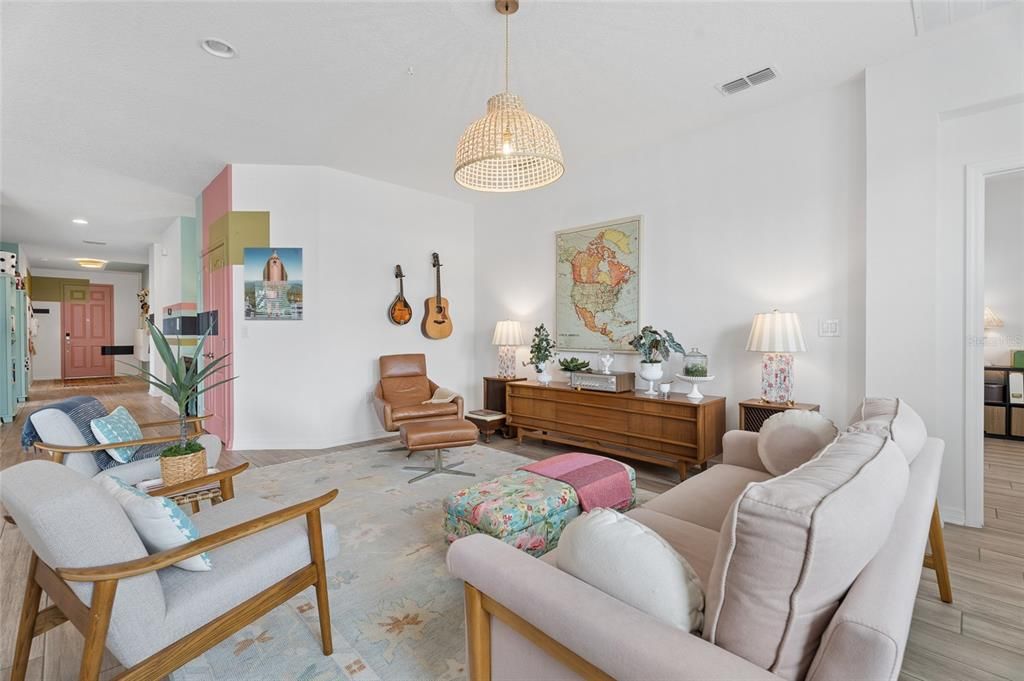 En Venta: $455,000 (4 camas, 3 baños, 2190 Pies cuadrados)