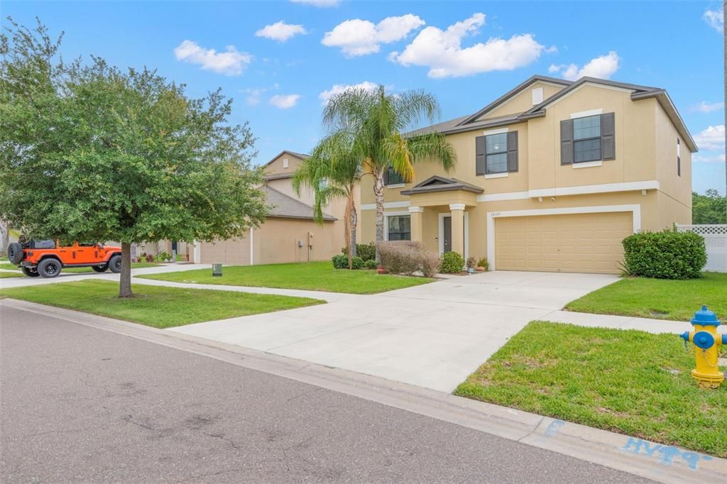 For Sale: $359,900 (4 beds, 2 baths, 2570 Square Feet)
