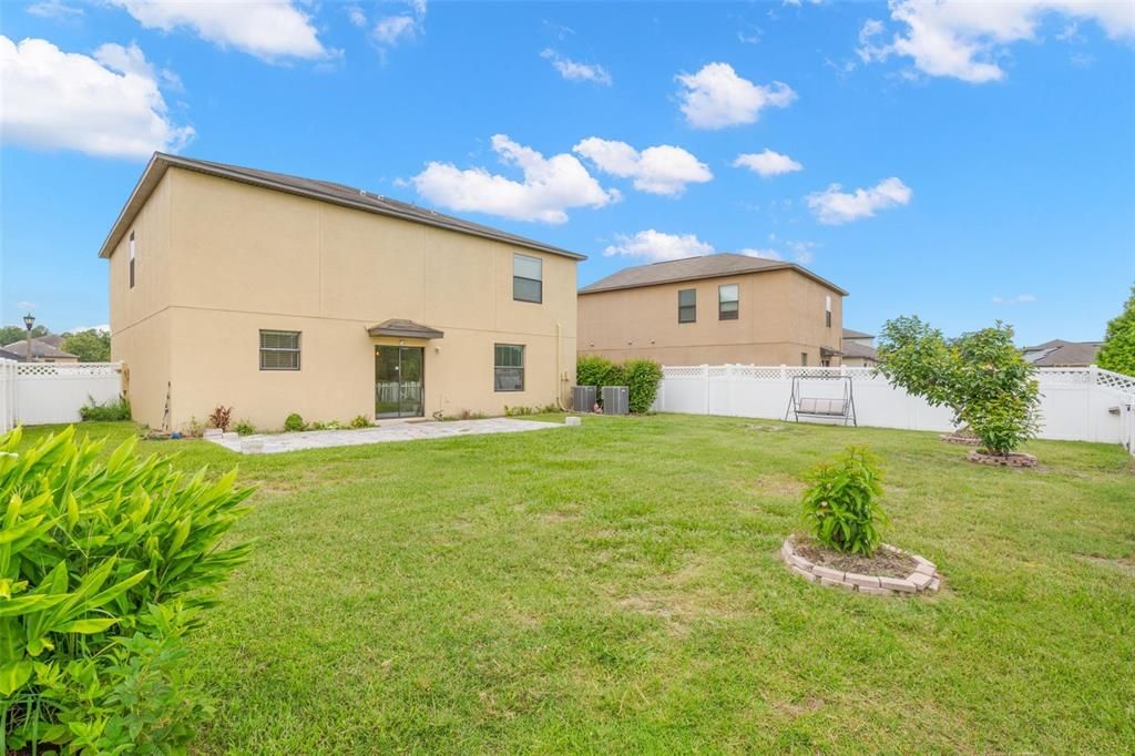 For Sale: $359,900 (4 beds, 2 baths, 2570 Square Feet)