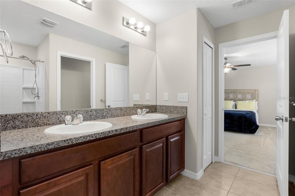 For Sale: $359,900 (4 beds, 2 baths, 2570 Square Feet)