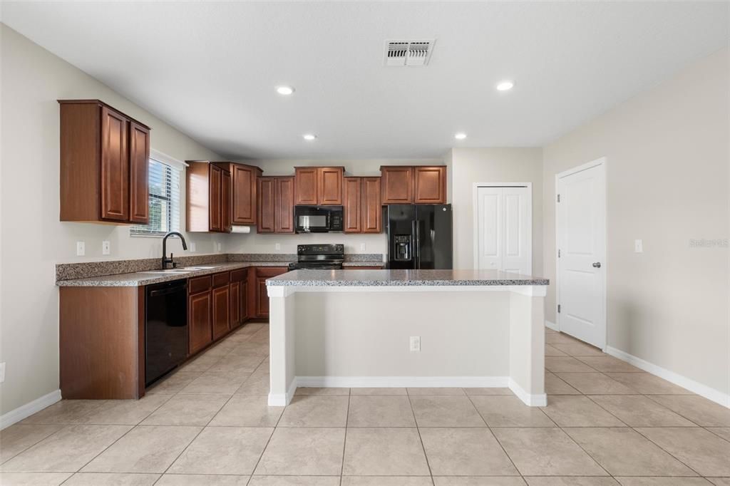 For Sale: $359,900 (4 beds, 2 baths, 2570 Square Feet)