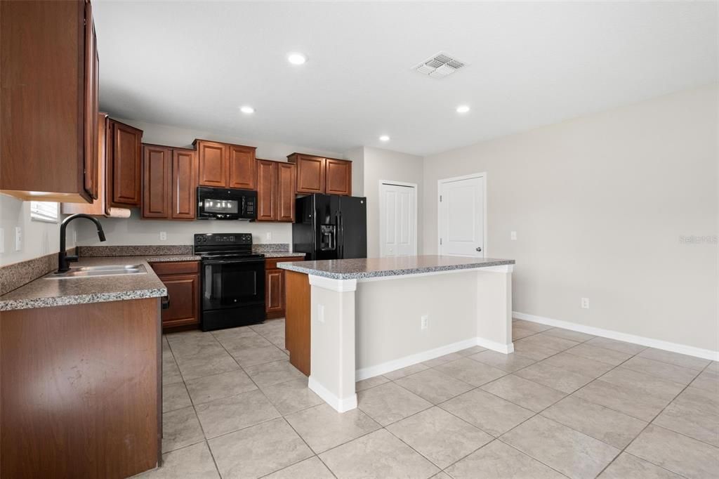For Sale: $359,900 (4 beds, 2 baths, 2570 Square Feet)