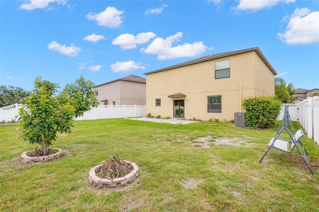 For Sale: $359,900 (4 beds, 2 baths, 2570 Square Feet)