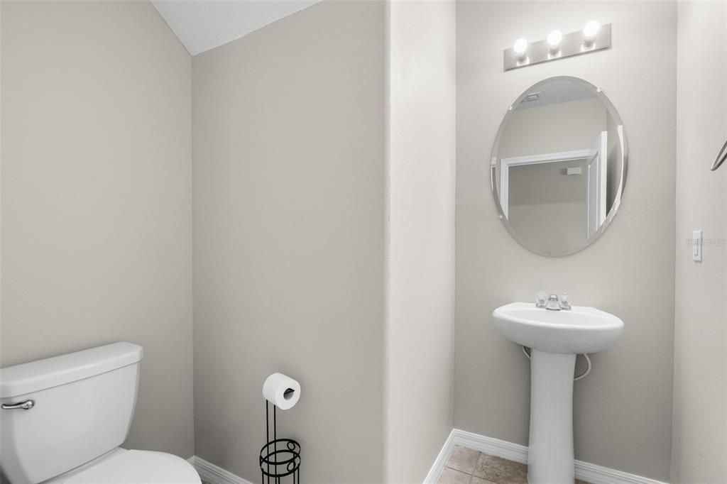 For Sale: $359,900 (4 beds, 2 baths, 2570 Square Feet)