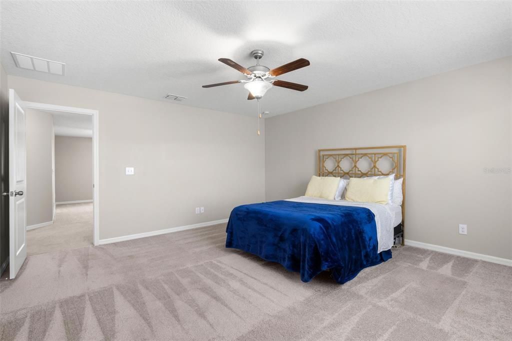 For Sale: $359,900 (4 beds, 2 baths, 2570 Square Feet)