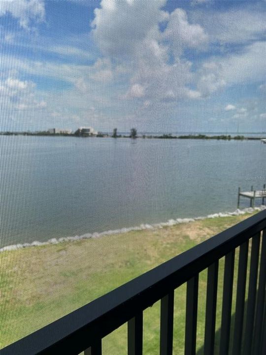 For Sale: $359,900 (2 beds, 2 baths, 1316 Square Feet)