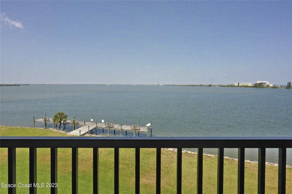 For Sale: $359,900 (2 beds, 2 baths, 1316 Square Feet)