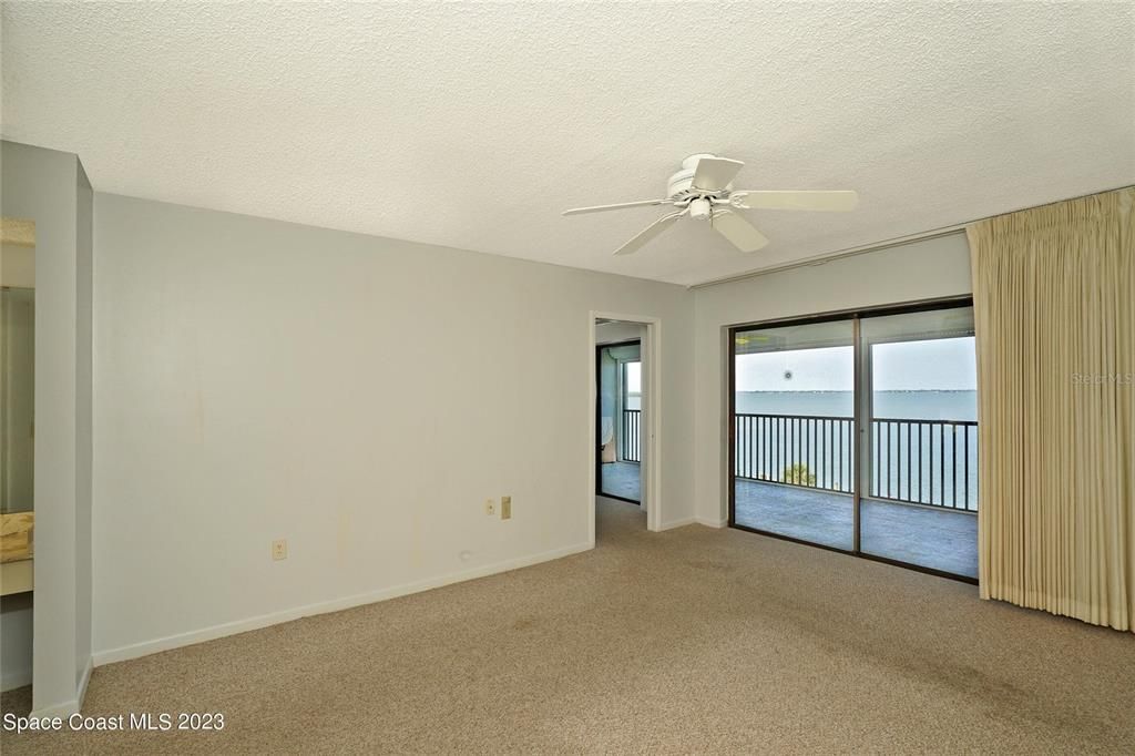 For Sale: $359,900 (2 beds, 2 baths, 1316 Square Feet)