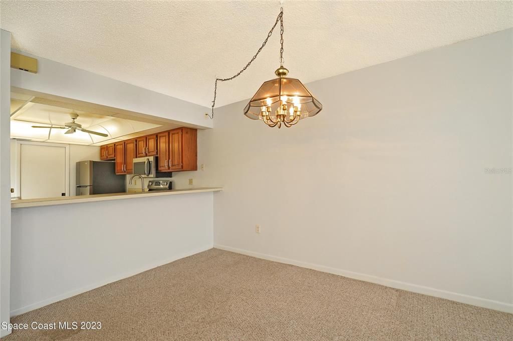 For Sale: $359,900 (2 beds, 2 baths, 1316 Square Feet)