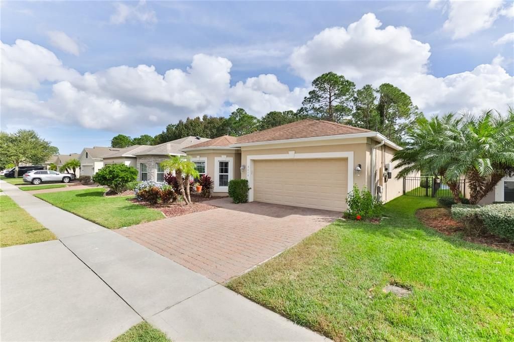 For Rent: $2,750 (4 beds, 2 baths, 2009 Square Feet)