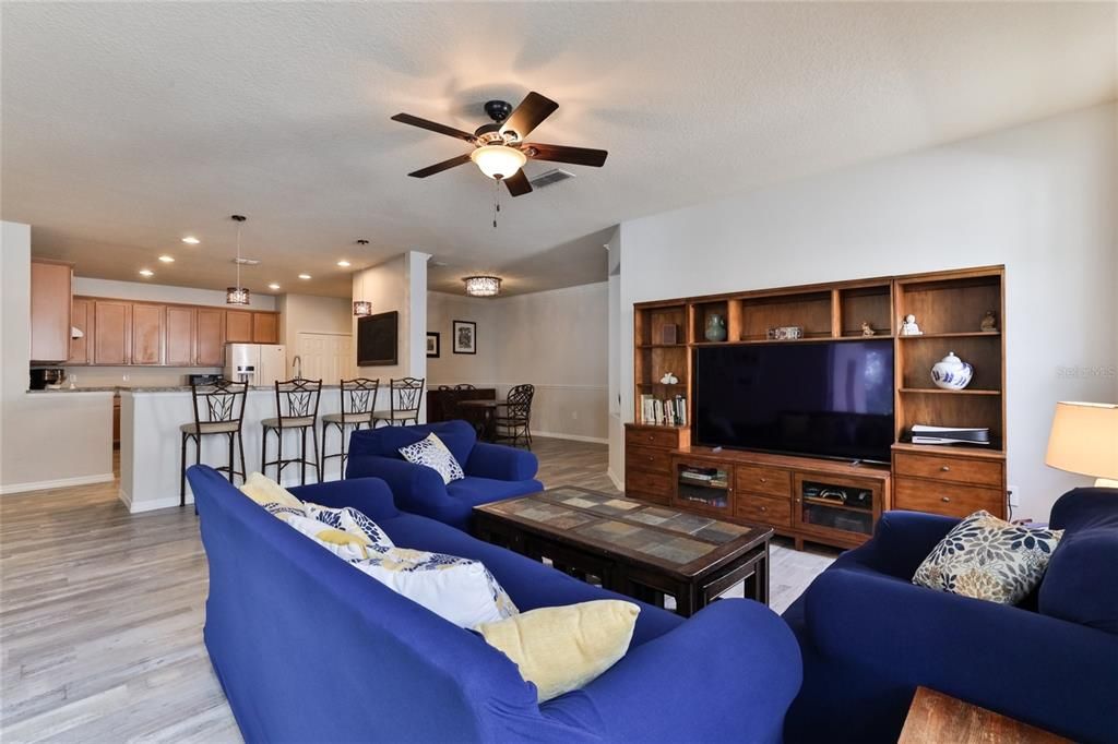 For Rent: $2,750 (4 beds, 2 baths, 2009 Square Feet)