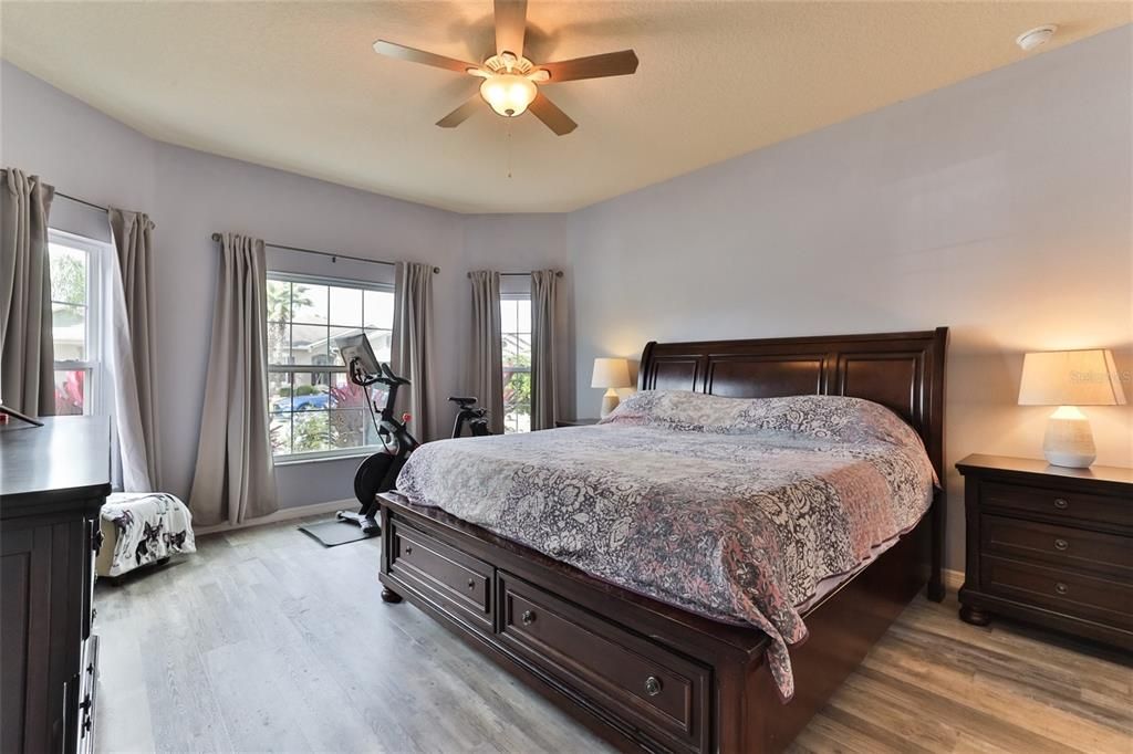 For Rent: $2,750 (4 beds, 2 baths, 2009 Square Feet)