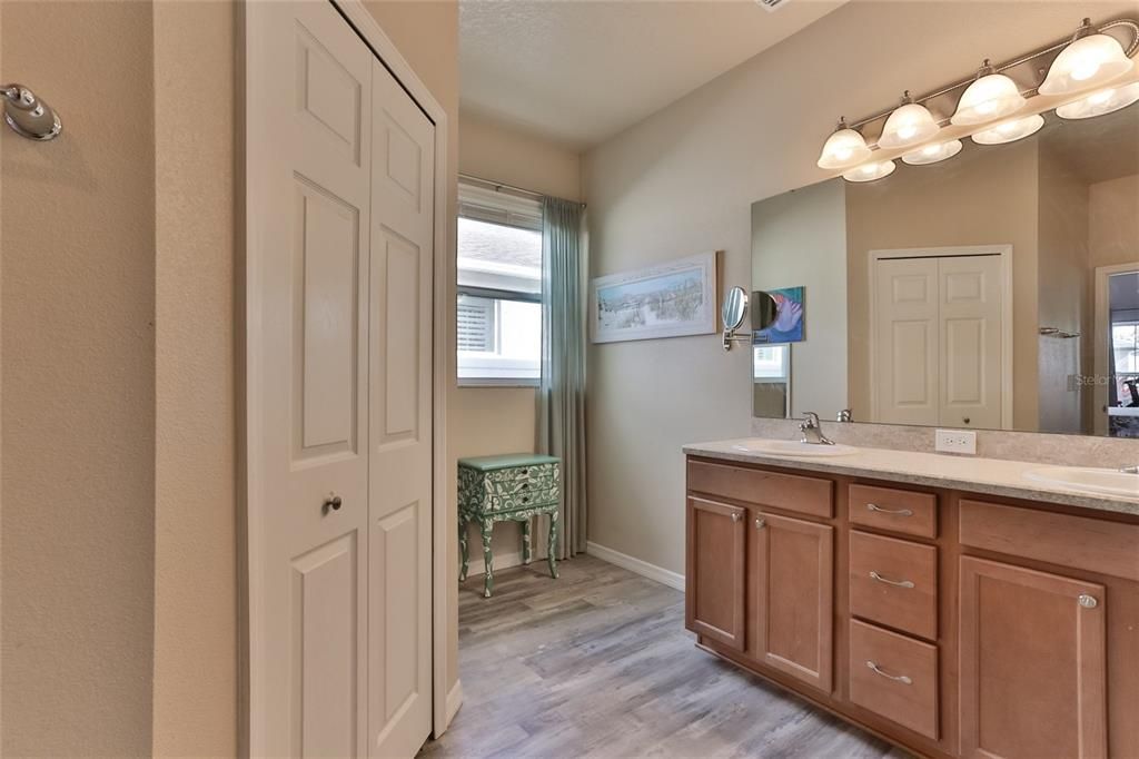 For Rent: $2,750 (4 beds, 2 baths, 2009 Square Feet)