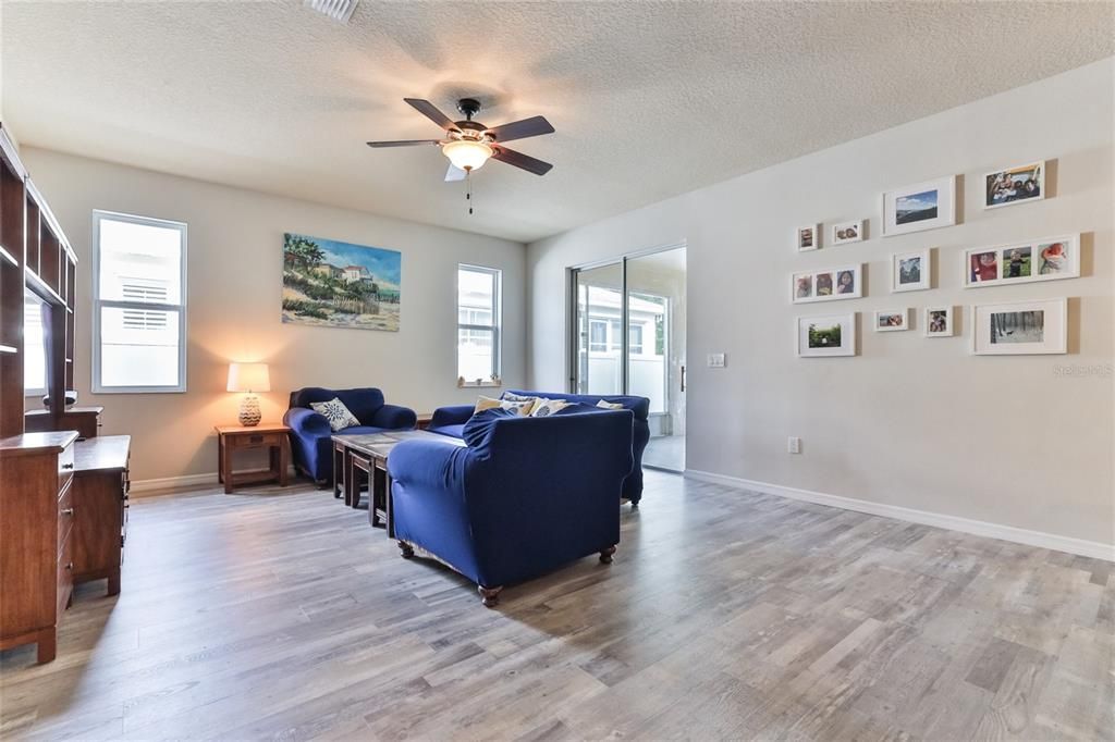 For Rent: $2,750 (4 beds, 2 baths, 2009 Square Feet)