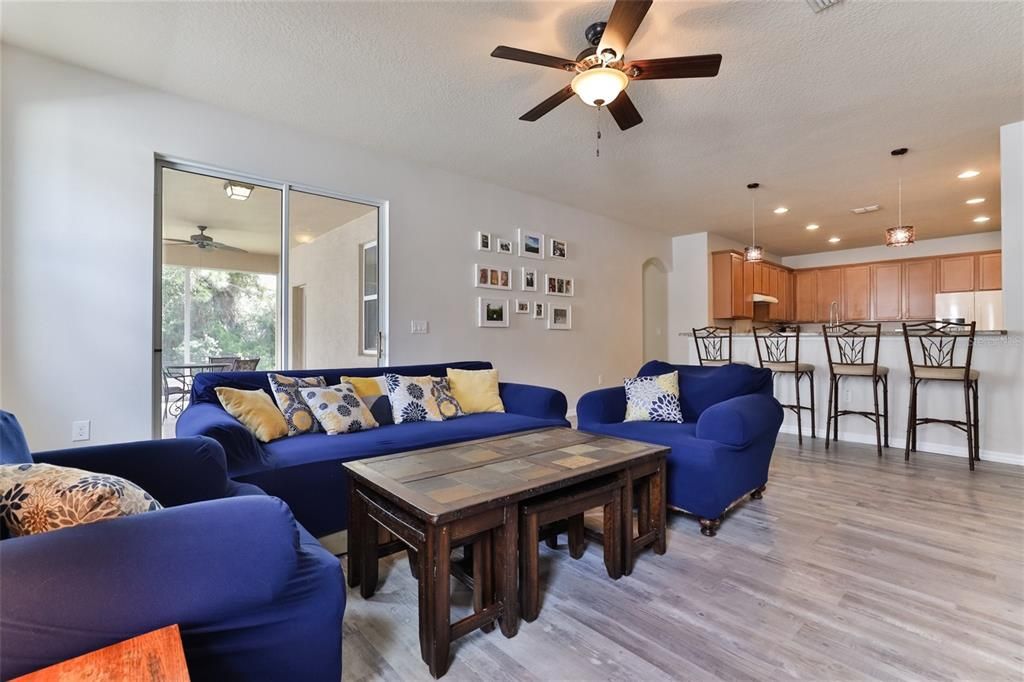 For Rent: $2,750 (4 beds, 2 baths, 2009 Square Feet)