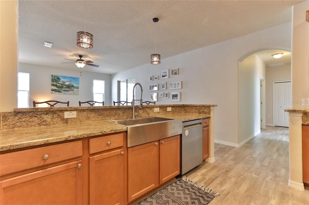 For Rent: $2,750 (4 beds, 2 baths, 2009 Square Feet)