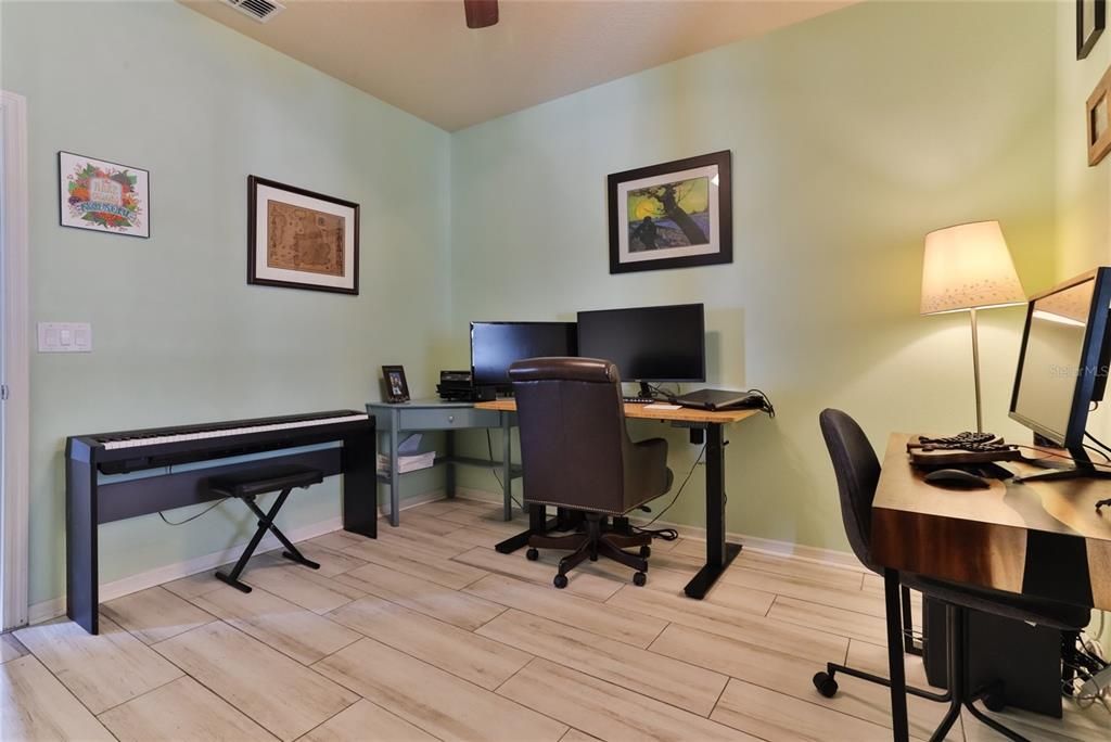 For Rent: $2,750 (4 beds, 2 baths, 2009 Square Feet)