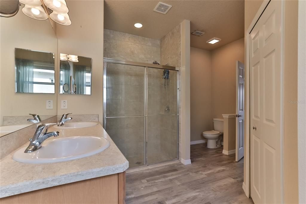 For Rent: $2,750 (4 beds, 2 baths, 2009 Square Feet)