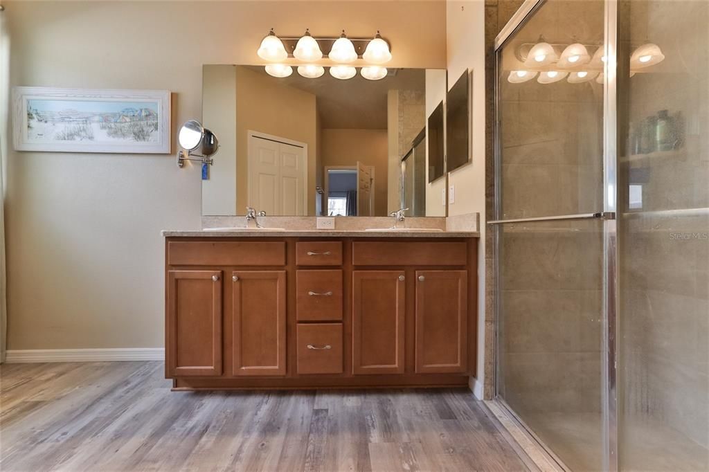 For Rent: $2,750 (4 beds, 2 baths, 2009 Square Feet)