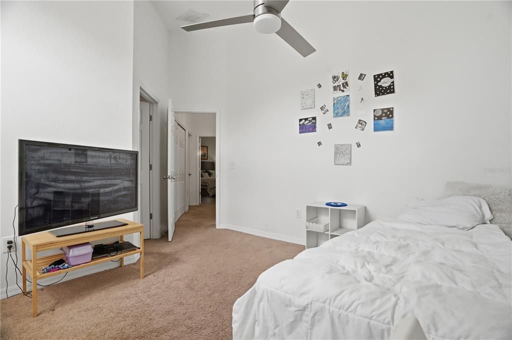 For Sale: $999,000 (3 beds, 2 baths, 2160 Square Feet)