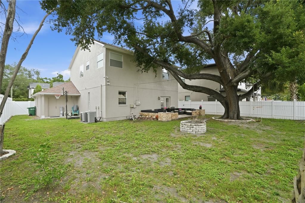For Sale: $999,000 (3 beds, 2 baths, 2160 Square Feet)