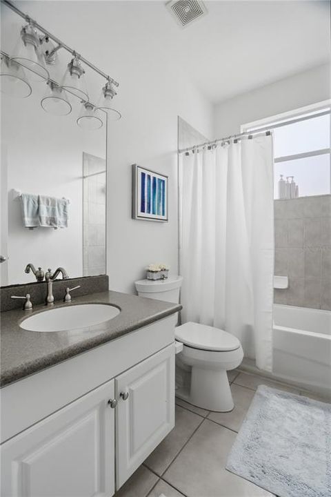 For Sale: $999,000 (3 beds, 2 baths, 2160 Square Feet)