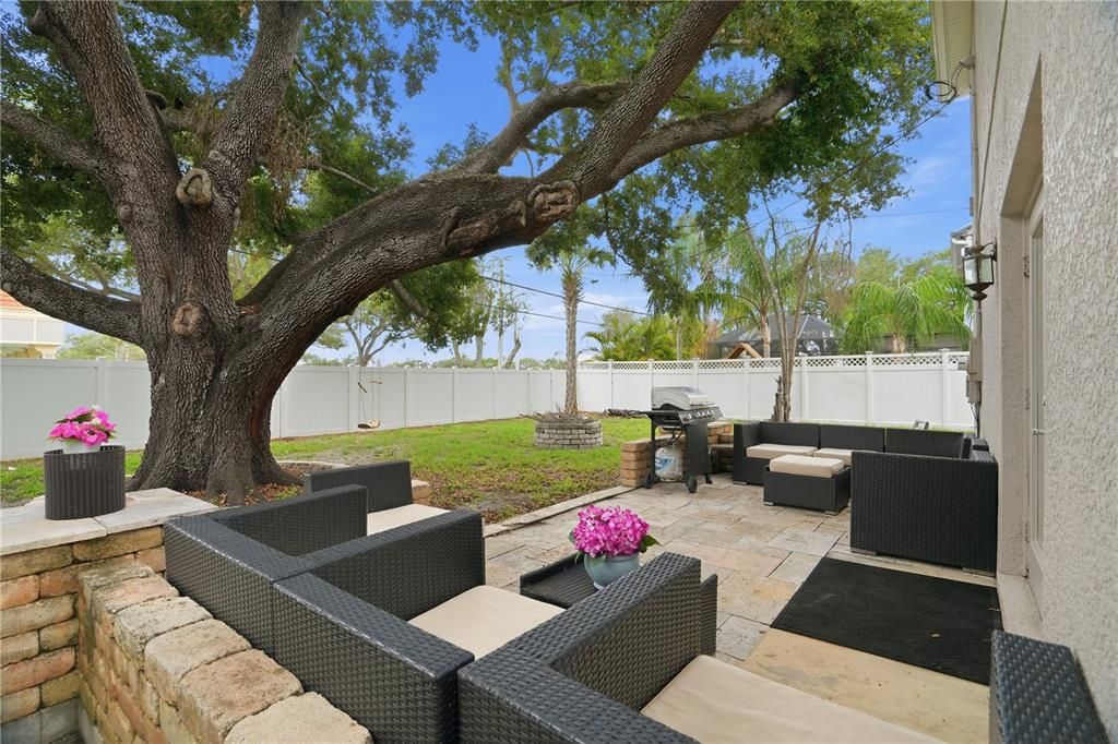 For Sale: $999,000 (3 beds, 2 baths, 2160 Square Feet)