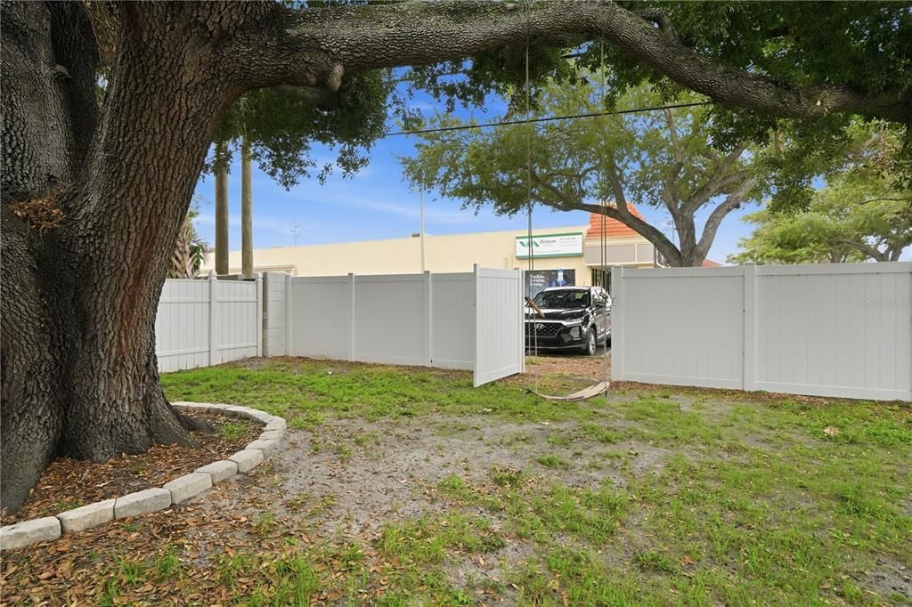 For Sale: $999,000 (3 beds, 2 baths, 2160 Square Feet)