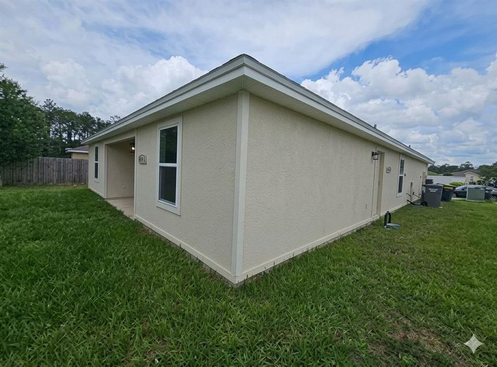 For Sale: $276,000 (3 beds, 2 baths, 1720 Square Feet)