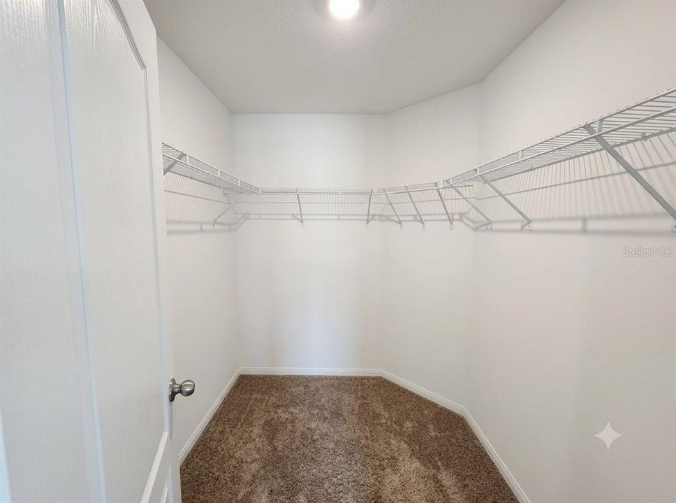 For Sale: $276,000 (3 beds, 2 baths, 1720 Square Feet)