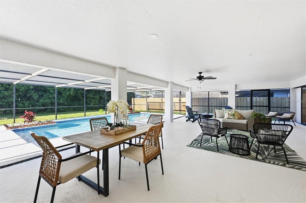 En Venta: $699,900 (3 camas, 2 baños, 2307 Pies cuadrados)