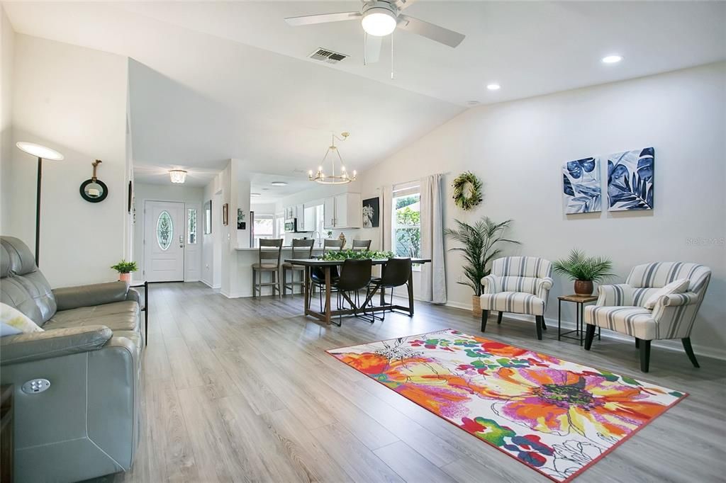 For Sale: $289,000 (2 beds, 2 baths, 1725 Square Feet)