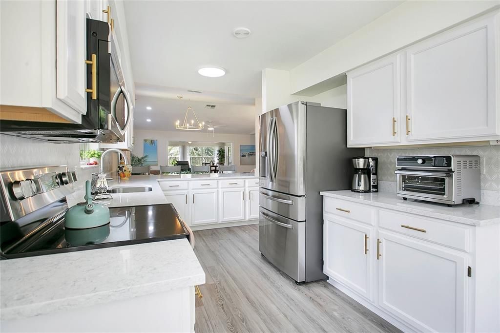 For Sale: $289,000 (2 beds, 2 baths, 1725 Square Feet)