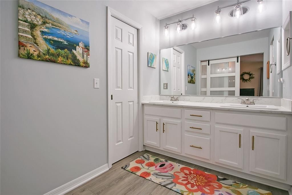 For Sale: $289,000 (2 beds, 2 baths, 1725 Square Feet)