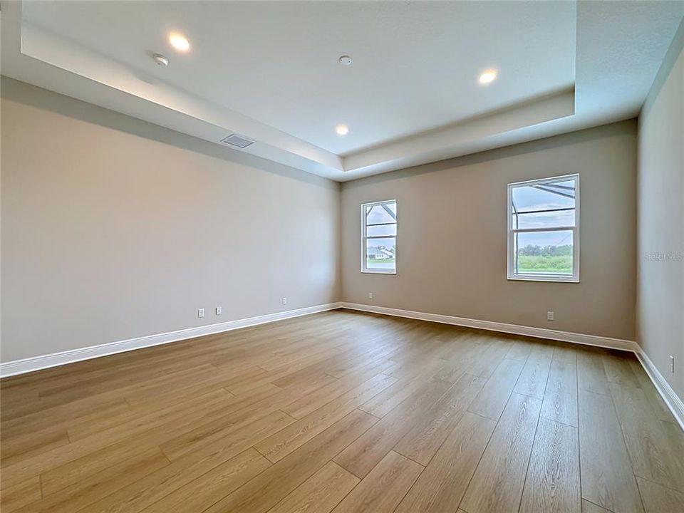 En Venta: $1,293,900 (4 camas, 4 baños, 3291 Pies cuadrados)