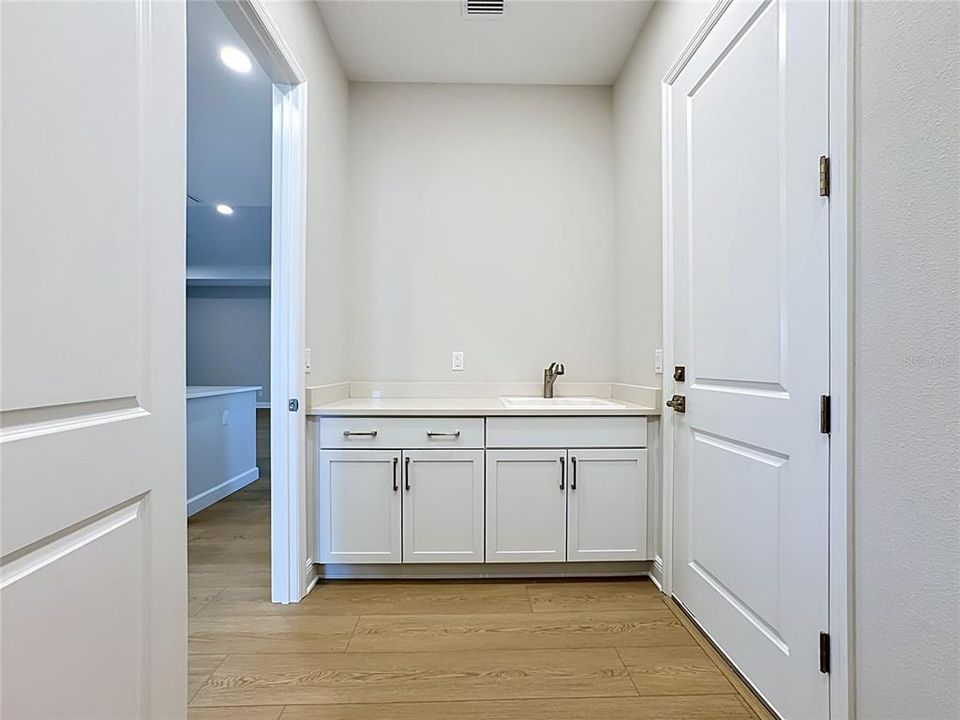 En Venta: $1,293,900 (4 camas, 4 baños, 3291 Pies cuadrados)