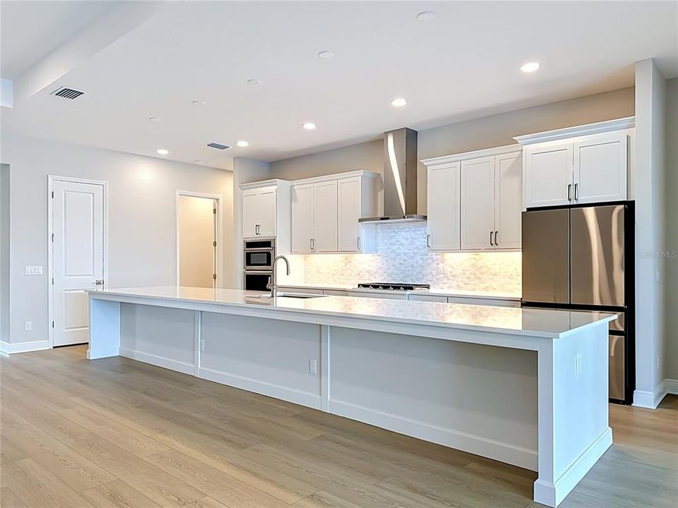 En Venta: $1,293,900 (4 camas, 4 baños, 3291 Pies cuadrados)