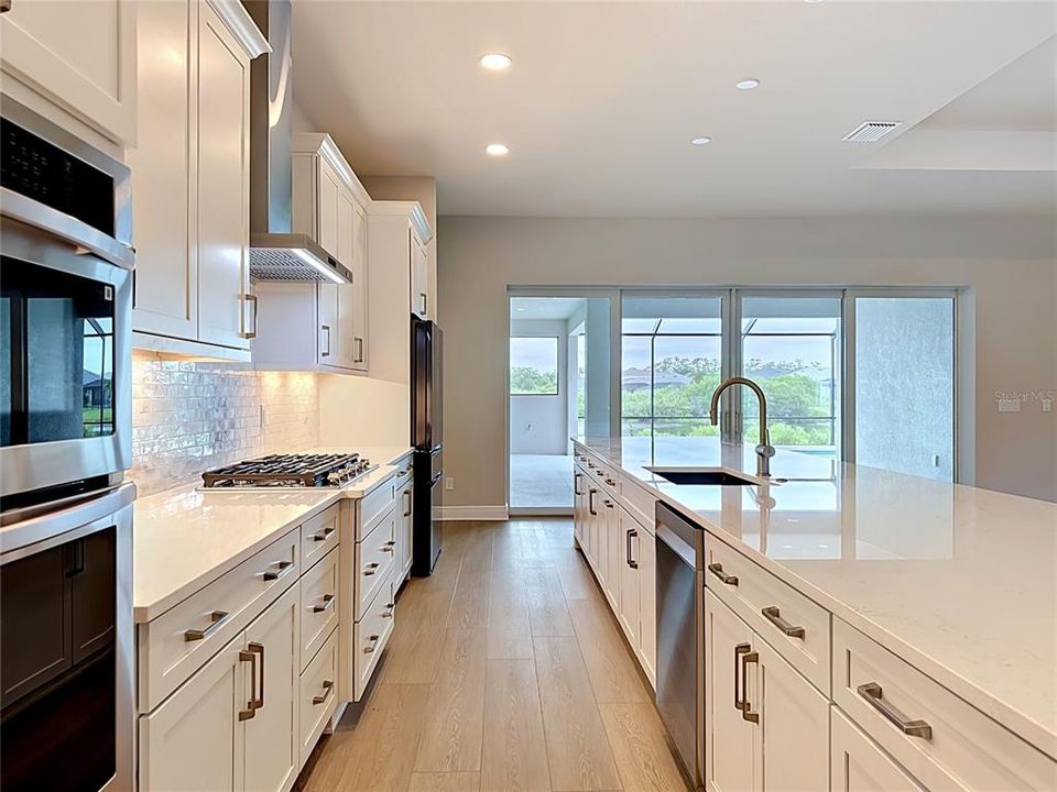 En Venta: $1,293,900 (4 camas, 4 baños, 3291 Pies cuadrados)