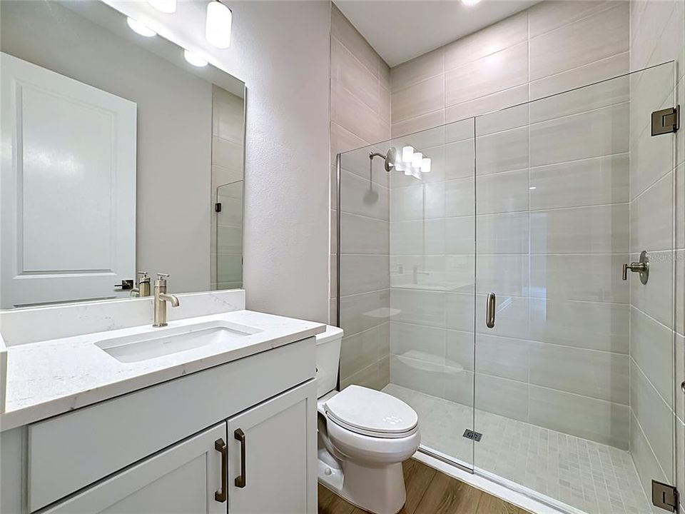 En Venta: $1,293,900 (4 camas, 4 baños, 3291 Pies cuadrados)