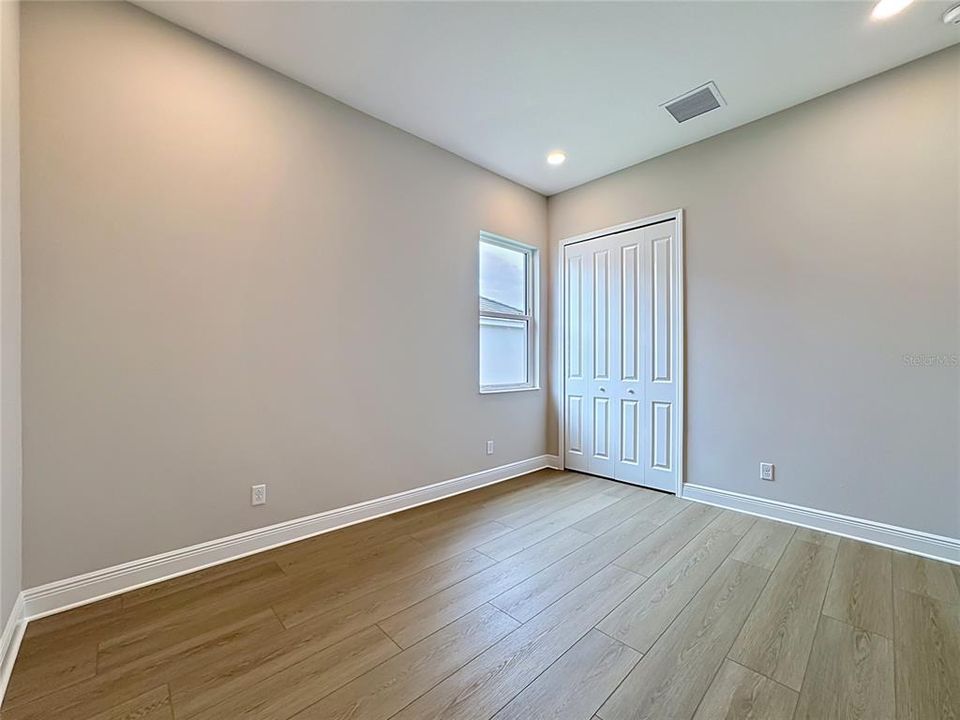 En Venta: $1,293,900 (4 camas, 4 baños, 3291 Pies cuadrados)