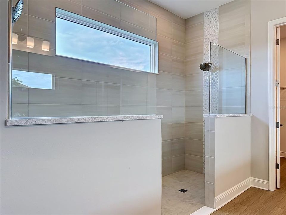 En Venta: $1,293,900 (4 camas, 4 baños, 3291 Pies cuadrados)