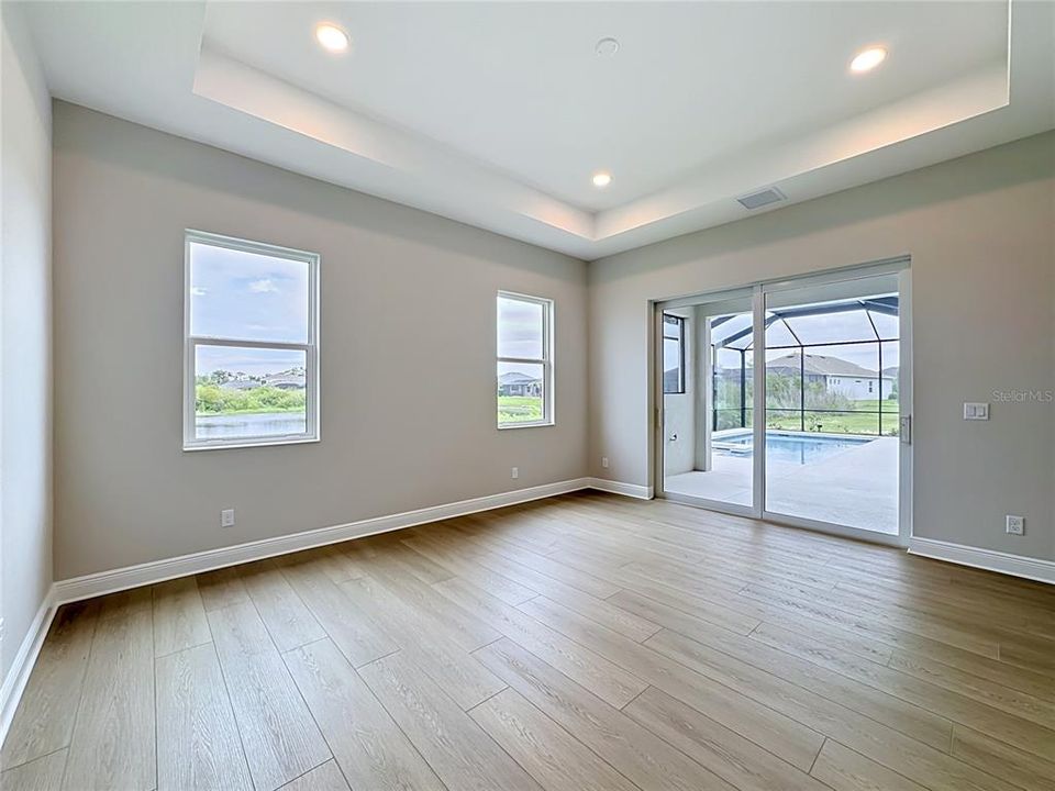 En Venta: $1,293,900 (4 camas, 4 baños, 3291 Pies cuadrados)