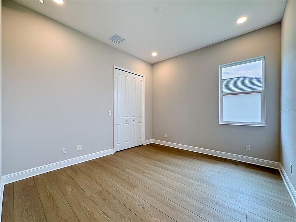 En Venta: $1,293,900 (4 camas, 4 baños, 3291 Pies cuadrados)