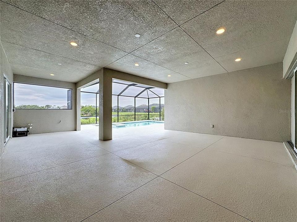 En Venta: $1,293,900 (4 camas, 4 baños, 3291 Pies cuadrados)
