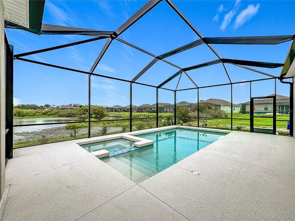 En Venta: $1,293,900 (4 camas, 4 baños, 3291 Pies cuadrados)