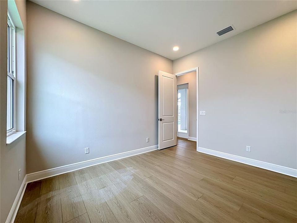 En Venta: $1,293,900 (4 camas, 4 baños, 3291 Pies cuadrados)