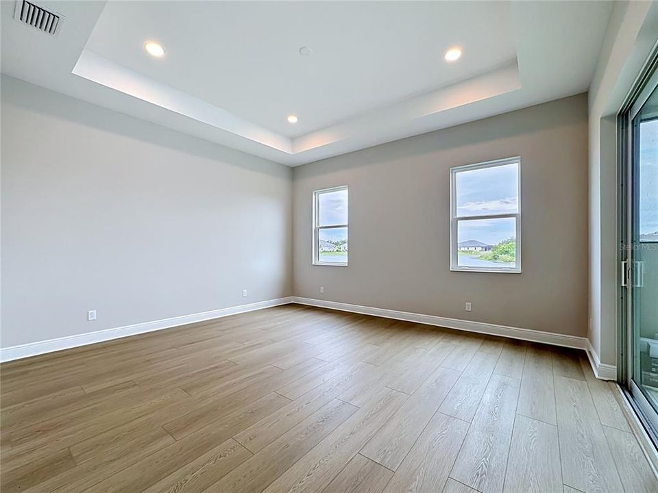 En Venta: $1,293,900 (4 camas, 4 baños, 3291 Pies cuadrados)