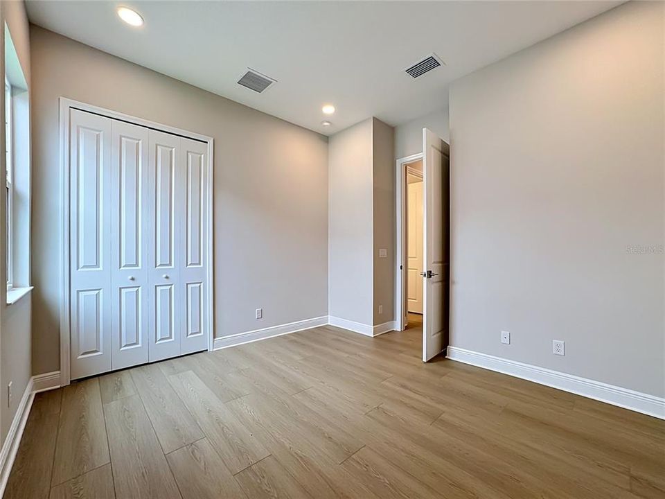 En Venta: $1,293,900 (4 camas, 4 baños, 3291 Pies cuadrados)