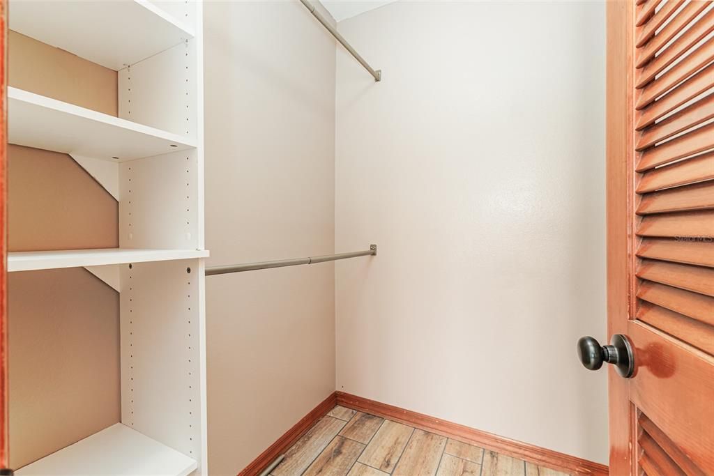 На продажу: $145,000 (2 спален, 2 ванн, 831 Квадратных фут)